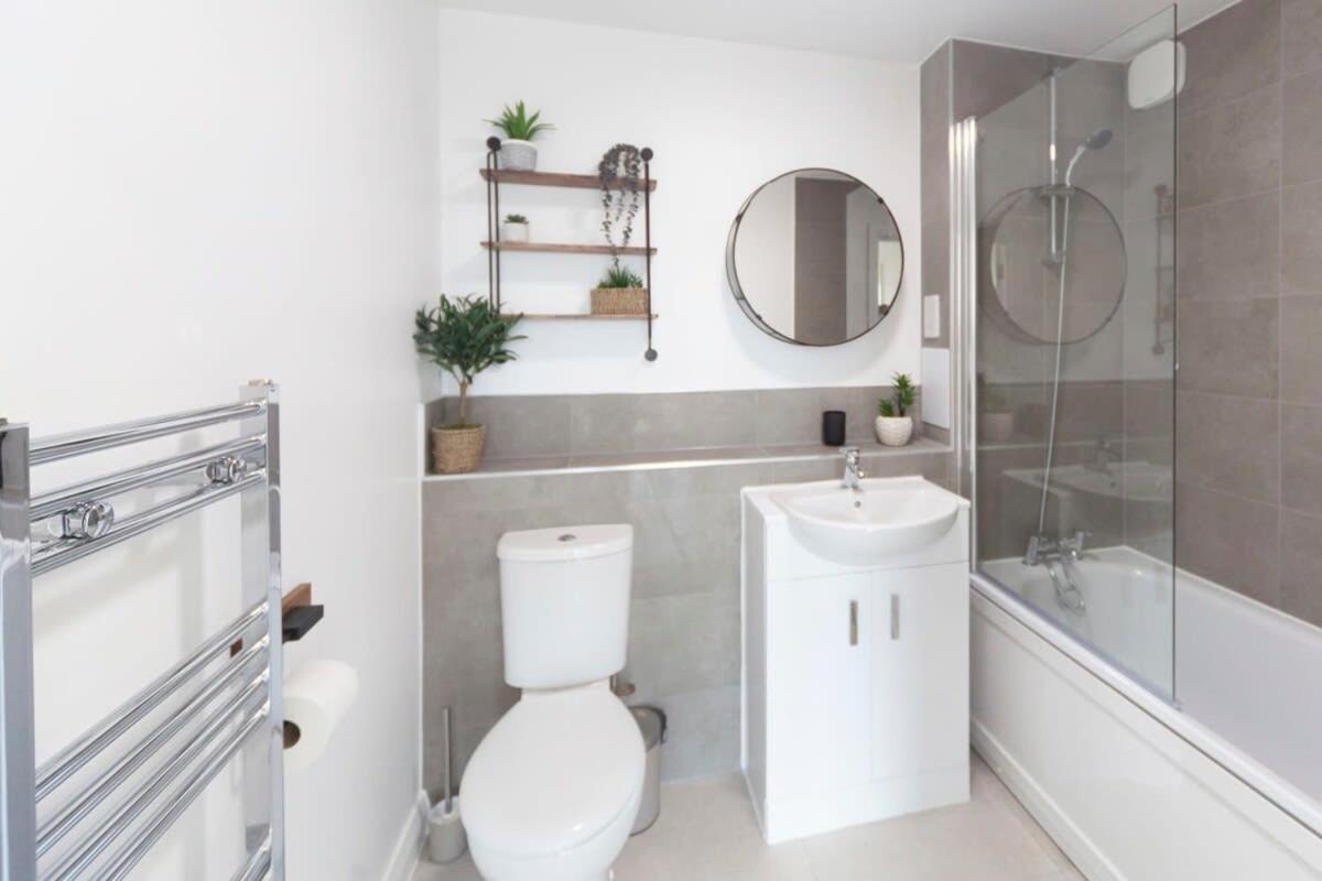Contemporary 1 Bedroom Apartment In Ashford Ashford  Eksteriør bilde
