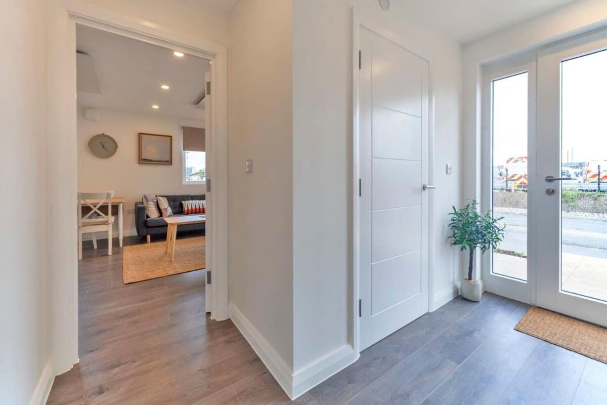 Contemporary 1 Bedroom Apartment In Ashford Ashford  Eksteriør bilde