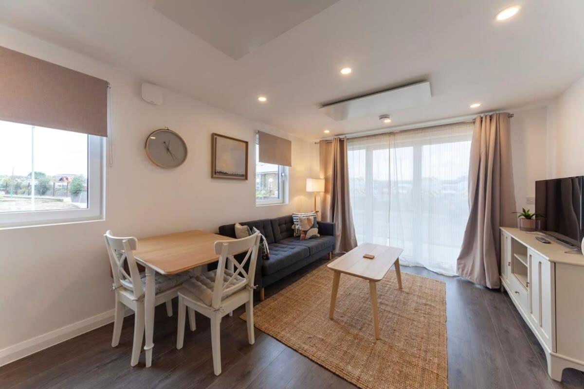 Contemporary 1 Bedroom Apartment In Ashford Ashford  Eksteriør bilde
